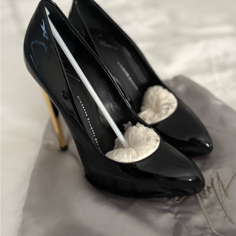 Giuseppe Zanotti Black and Gold Patent Heels